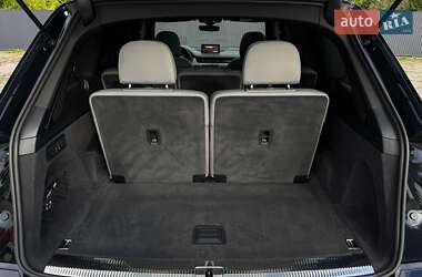 Внедорожник / Кроссовер Audi Q7 2016 в 