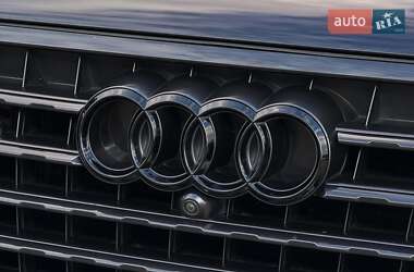 Внедорожник / Кроссовер Audi Q7 2016 в 