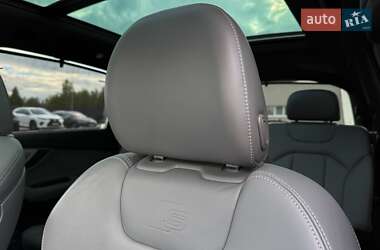 Внедорожник / Кроссовер Audi Q7 2016 в 