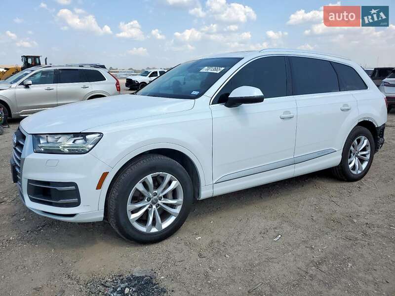 Внедорожник / Кроссовер Audi Q7 2018 в 