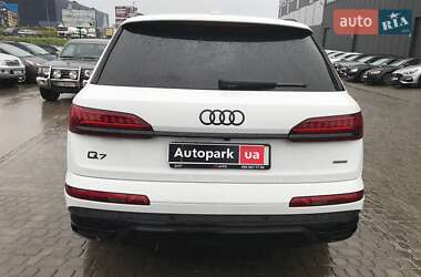 Внедорожник / Кроссовер Audi Q7 2022 в 