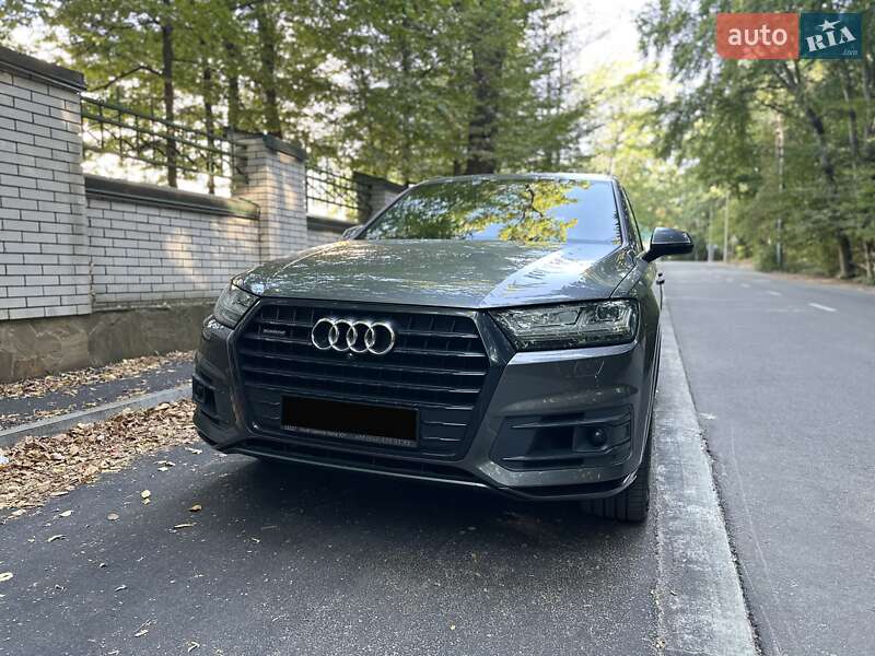 Позашляховик / Кросовер Audi Q7 2018 в Києві