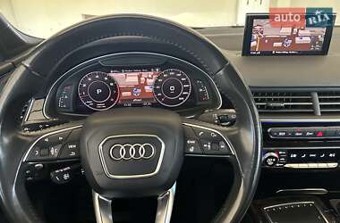 Внедорожник / Кроссовер Audi Q7 2018 в 