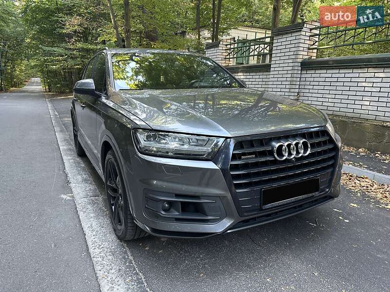 Позашляховик / Кросовер Audi Q7 2018 в Києві