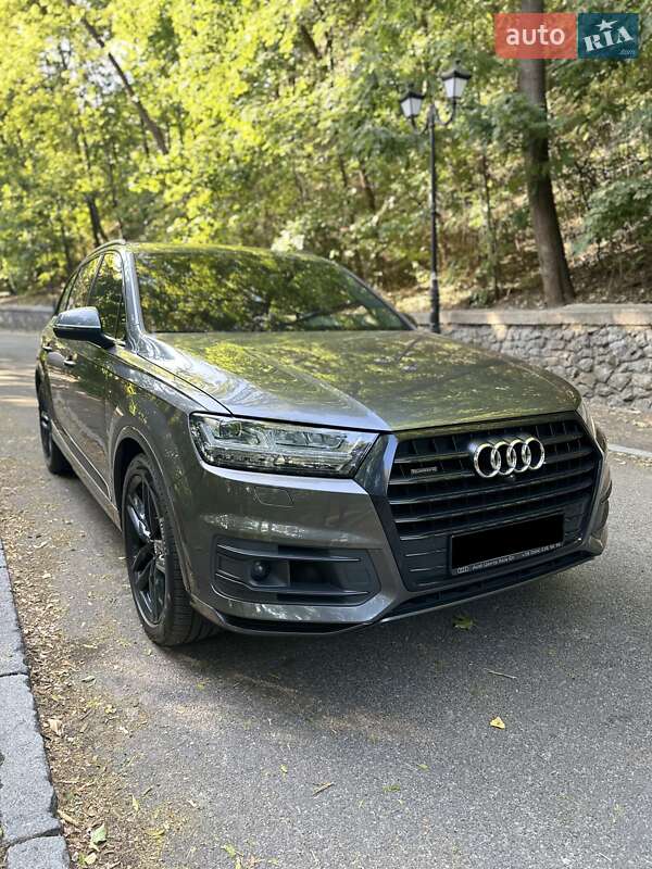 Позашляховик / Кросовер Audi Q7 2018 в Києві