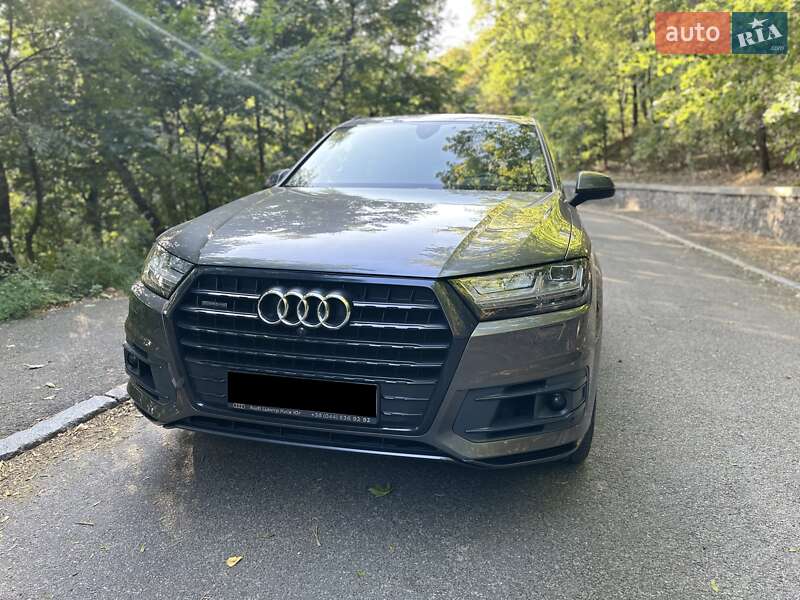 Позашляховик / Кросовер Audi Q7 2018 в Києві