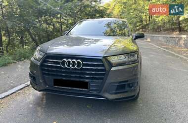 Внедорожник / Кроссовер Audi Q7 2018 в 