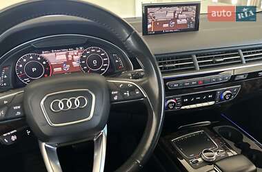 Внедорожник / Кроссовер Audi Q7 2018 в 