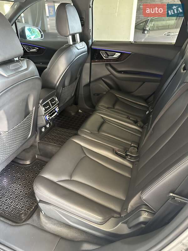 Позашляховик / Кросовер Audi Q7 2018 в Києві
