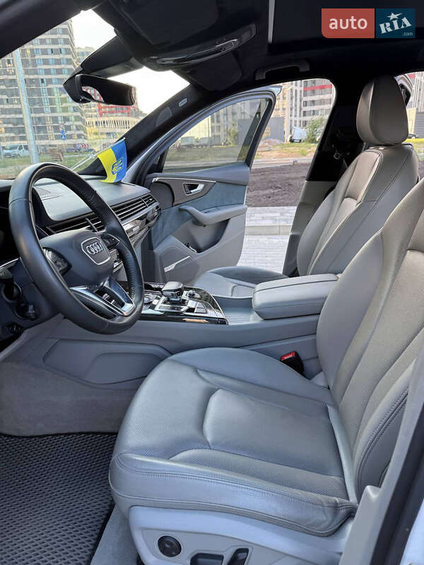 Позашляховик / Кросовер Audi Q7 2019 в Києві