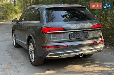 Внедорожник / Кроссовер Audi Q7 2020 в 