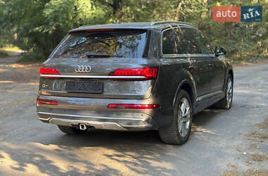 Внедорожник / Кроссовер Audi Q7 2020 в 