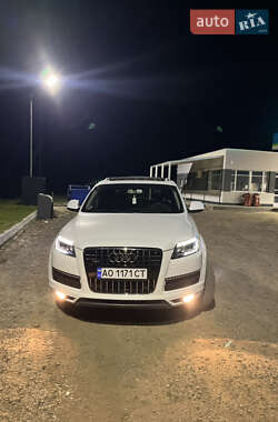 Внедорожник / Кроссовер Audi Q7 2015 в 