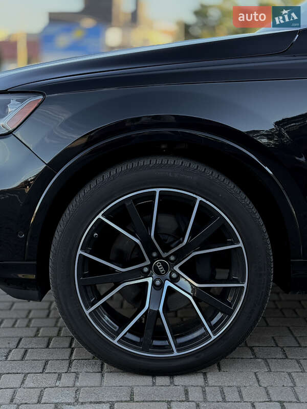 Позашляховик / Кросовер Audi Q7 2022 в Львові