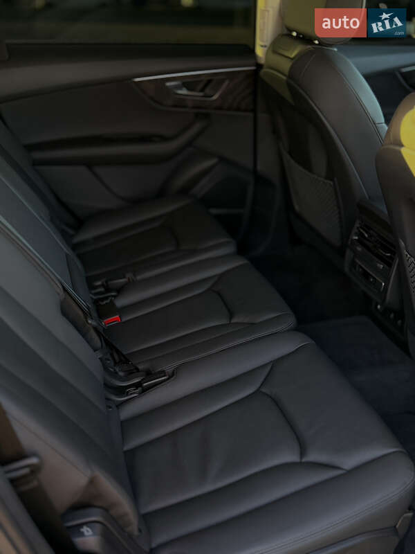 Позашляховик / Кросовер Audi Q7 2022 в Львові