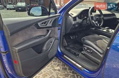 Внедорожник / Кроссовер Audi Q7 2017 в 