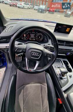 Внедорожник / Кроссовер Audi Q7 2017 в 