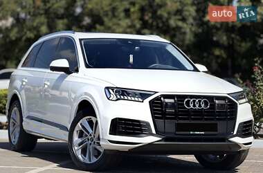 Внедорожник / Кроссовер Audi Q7 2022 в 
