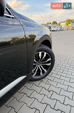 Внедорожник / Кроссовер Audi Q7 2016 в 