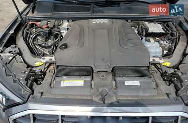 Позашляховик / Кросовер Audi Q7 2021 в 