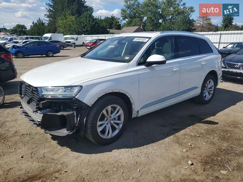 Внедорожник / Кроссовер Audi Q7 2018 в 