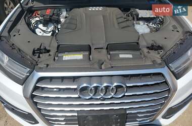 Внедорожник / Кроссовер Audi Q7 2019 в 