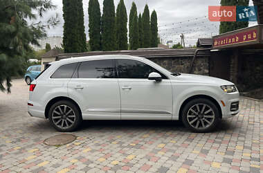 Позашляховик / Кросовер Audi Q7 2016 в 