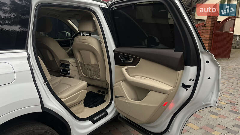 Внедорожник / Кроссовер Audi Q7 2016 в Хмельницком