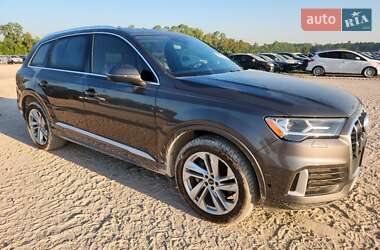 Внедорожник / Кроссовер Audi Q7 2020 в 