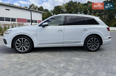 Внедорожник / Кроссовер Audi Q7 2016 в 