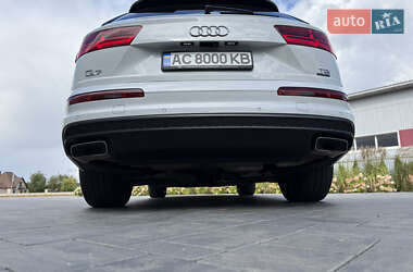 Внедорожник / Кроссовер Audi Q7 2016 в 
