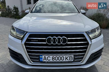 Внедорожник / Кроссовер Audi Q7 2016 в 