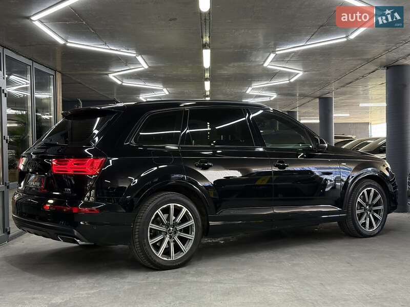 Позашляховик / Кросовер Audi Q7 2017 в Одесі