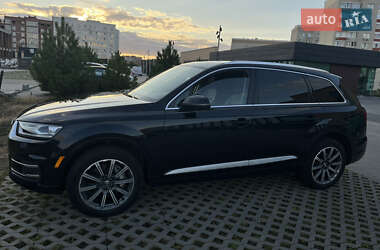 Позашляховик / Кросовер Audi Q7 2016 в 