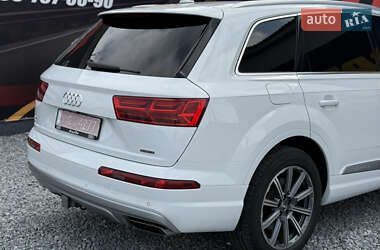 Позашляховик / Кросовер Audi Q7 2018 в 