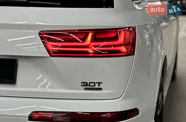 Внедорожник / Кроссовер Audi Q7 2016 в 