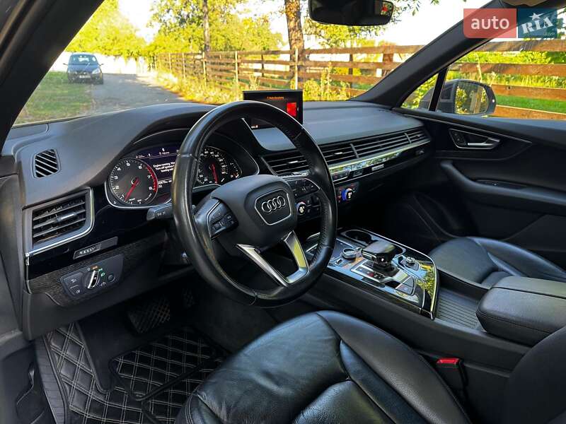 Позашляховик / Кросовер Audi Q7 2016 в Києві