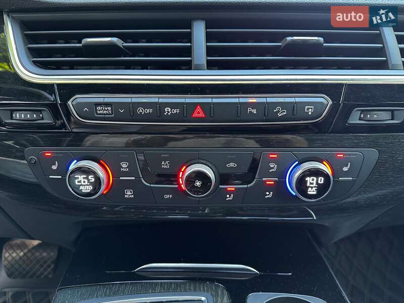 Позашляховик / Кросовер Audi Q7 2016 в Києві