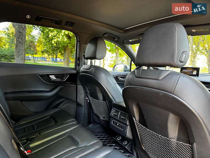 Позашляховик / Кросовер Audi Q7 2016 в Києві