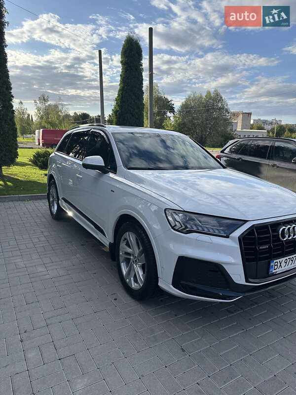Позашляховик / Кросовер Audi Q7 2020 в Дунаївцях