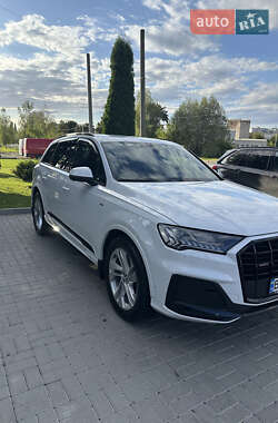 Внедорожник / Кроссовер Audi Q7 2020 в 