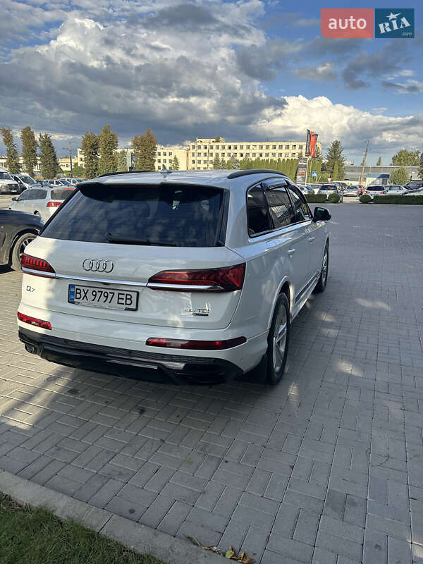 Позашляховик / Кросовер Audi Q7 2020 в Дунаївцях