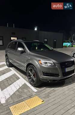 Внедорожник / Кроссовер Audi Q7 2012 в 