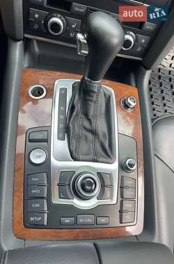 Внедорожник / Кроссовер Audi Q7 2011 в 