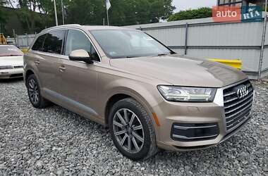 Позашляховик / Кросовер Audi Q7 2019 в 