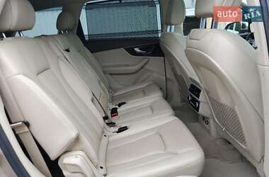 Позашляховик / Кросовер Audi Q7 2019 в 