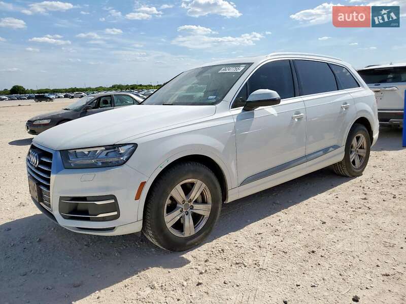 Внедорожник / Кроссовер Audi Q7 2019 в 