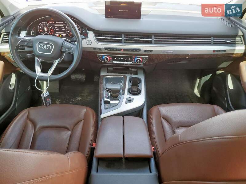 Позашляховик / Кросовер Audi Q7 2019 в Тернополі