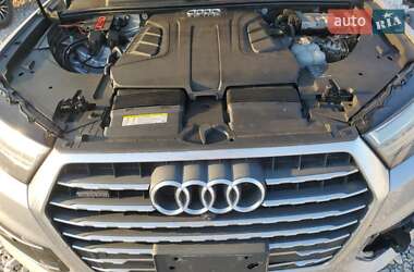 Внедорожник / Кроссовер Audi Q7 2017 в 