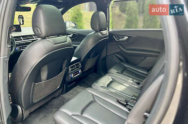 Позашляховик / Кросовер Audi Q7 2016 в 